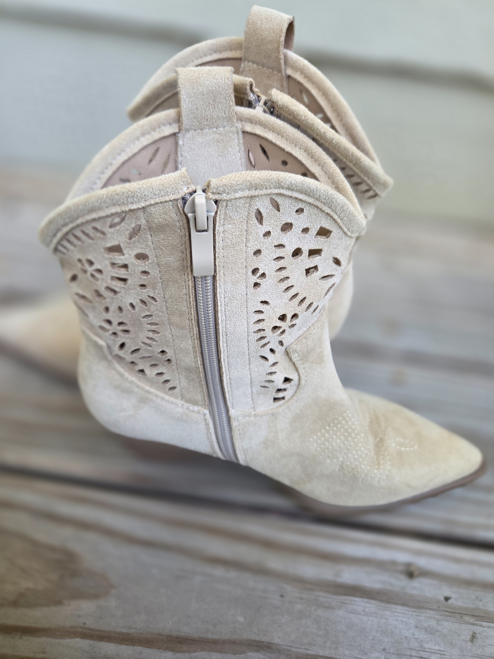 TOP Moda Beige Suede Cutout Western Ankle Booties - Picture 9 of 10
